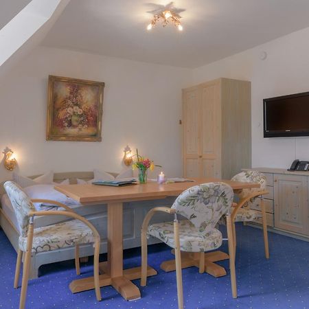 Hotel "Malerwinkel" Gmbh Seeon-Seebruck Exteriör bild