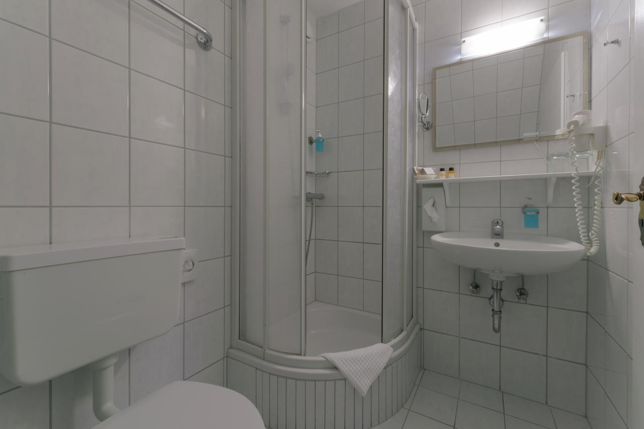 Hotel "Malerwinkel" Gmbh Seeon-Seebruck Exteriör bild