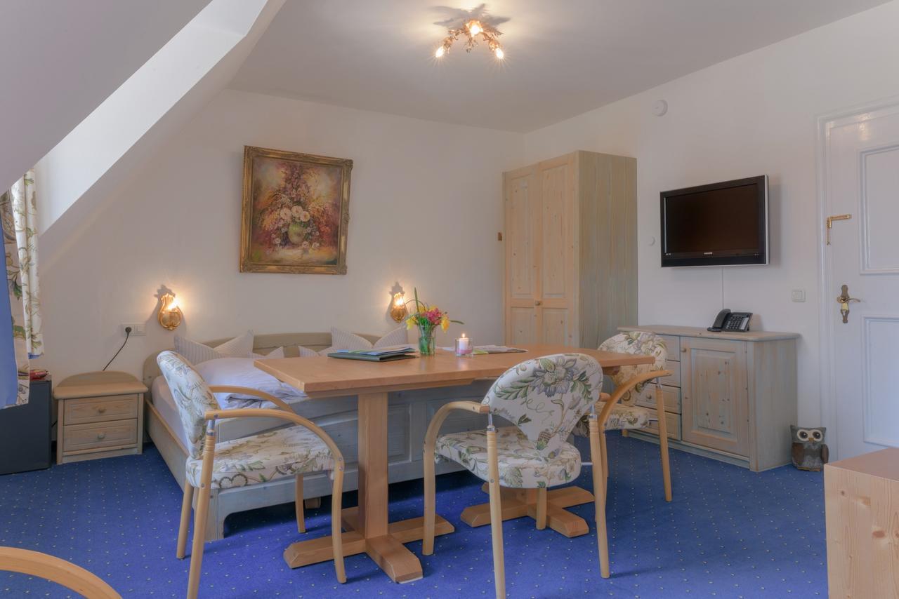 Hotel "Malerwinkel" Gmbh Seeon-Seebruck Exteriör bild